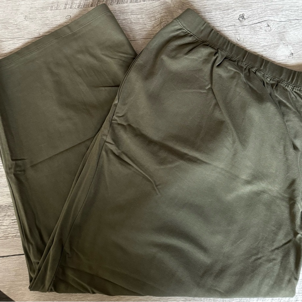 Catherines Stretch Pockets Suprema Pull On Comfort Olive Green Capris 26/28W 4X
